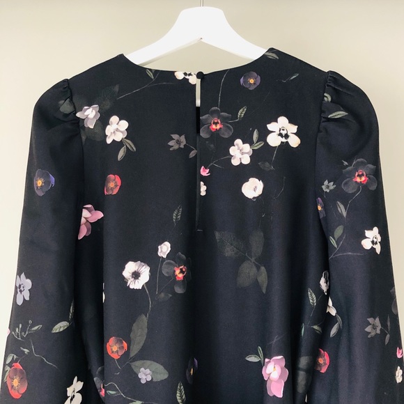 Flower dress - Picture 2 of 3